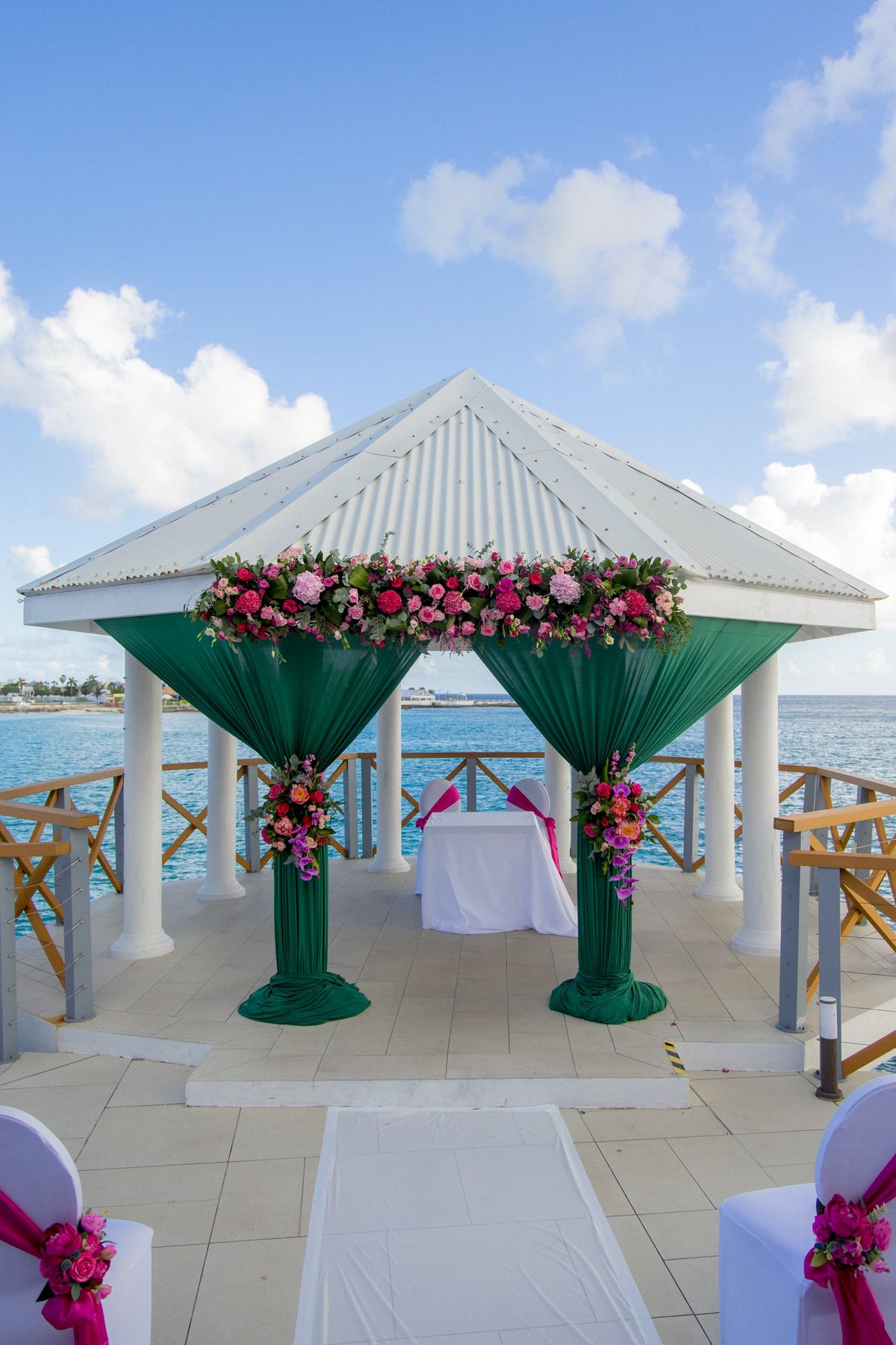 The Halls - Oceanfront terrace & gazebo